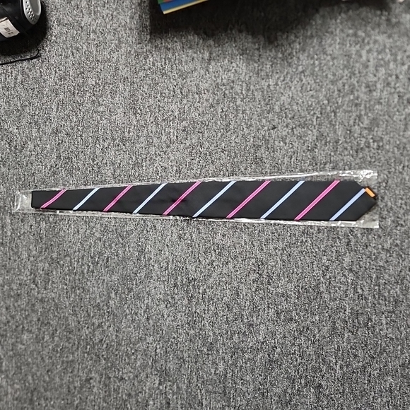 Peter Millar Men's Tie - Picture 3 of 9